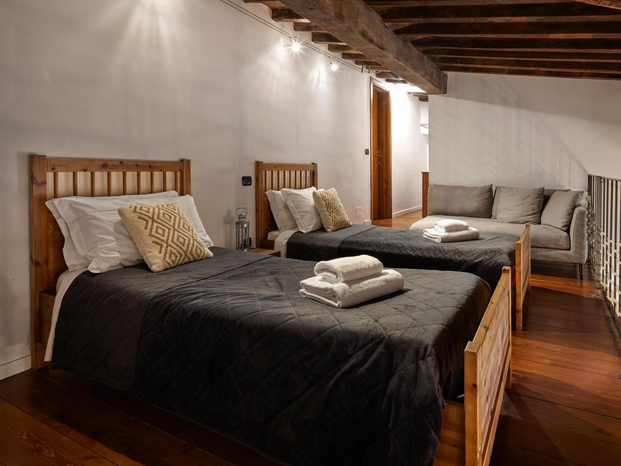 One Of A Kind Near The Duomo W/Balcony Palace Apt Florenţa Exterior foto